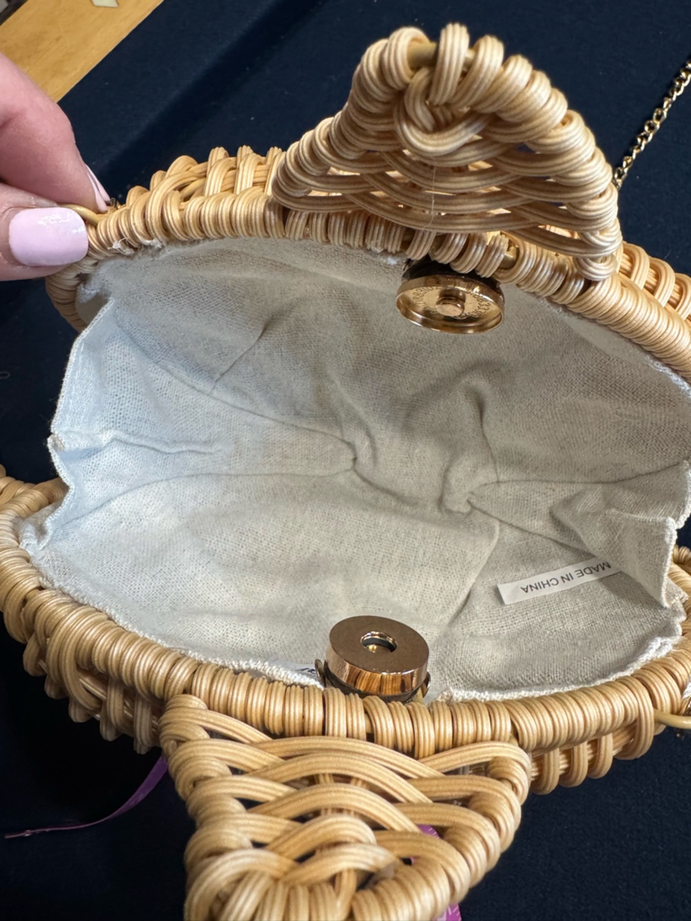 TOMMY BAHAMA Woven Fish Crossbody Bag-Natural Rattan with Gold Chain cute/clever - Picture 7 of 8